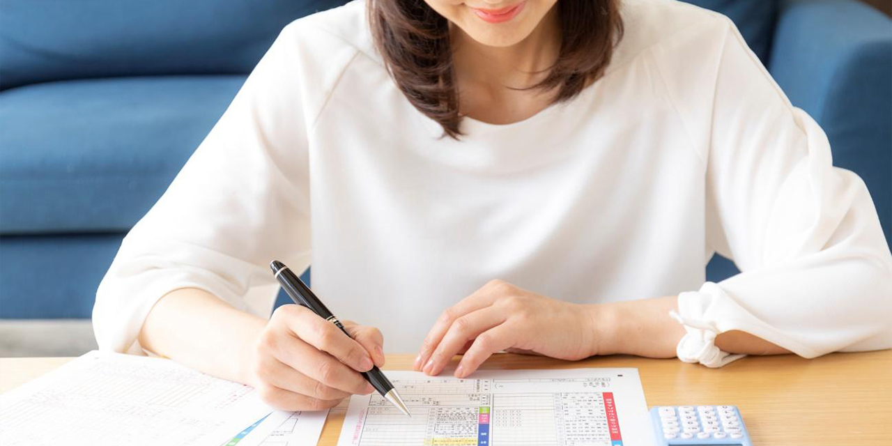 「青色申告」と「白色申告」についてイメージ
